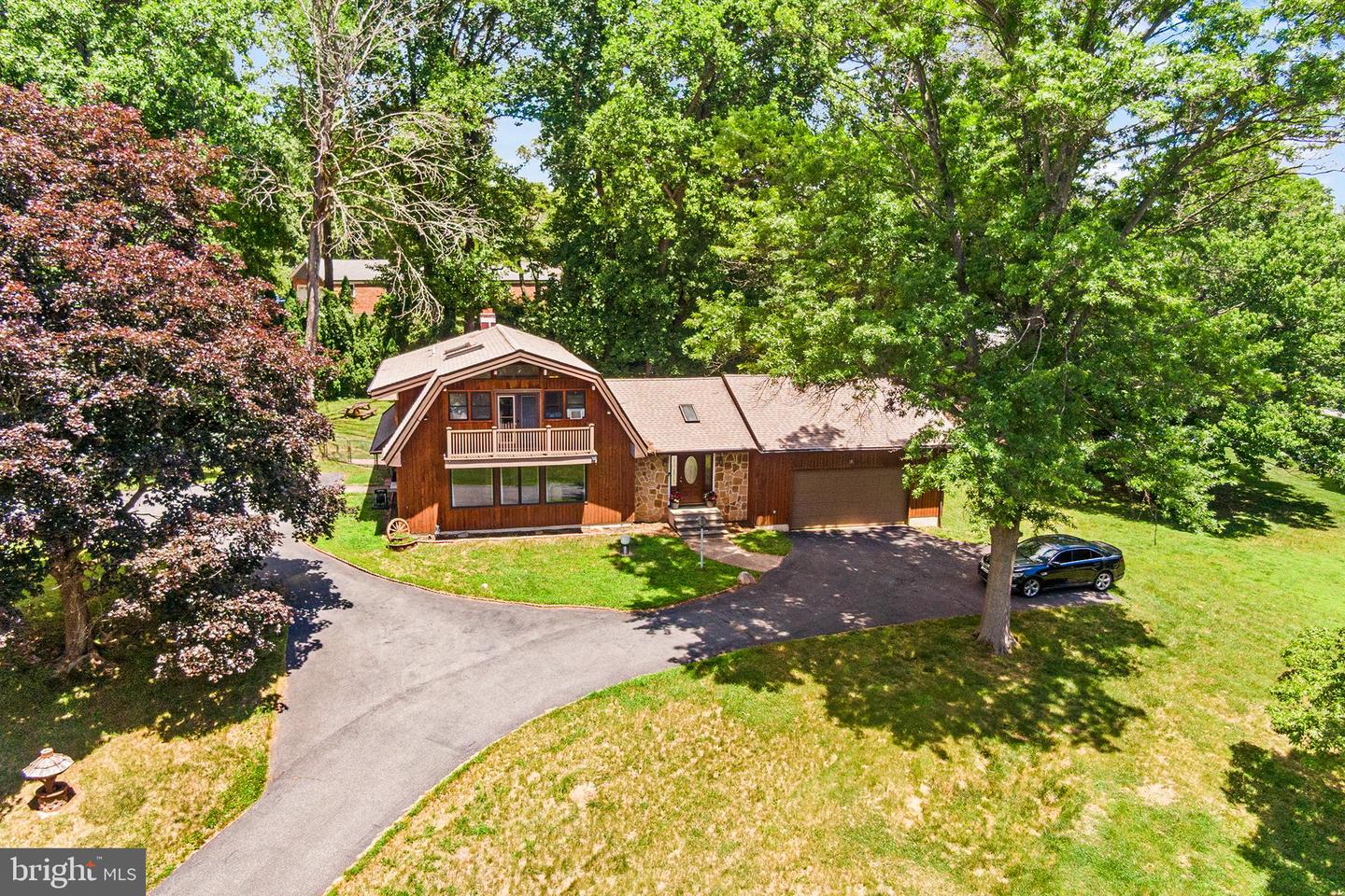 2 Fox Run Property Photo 47