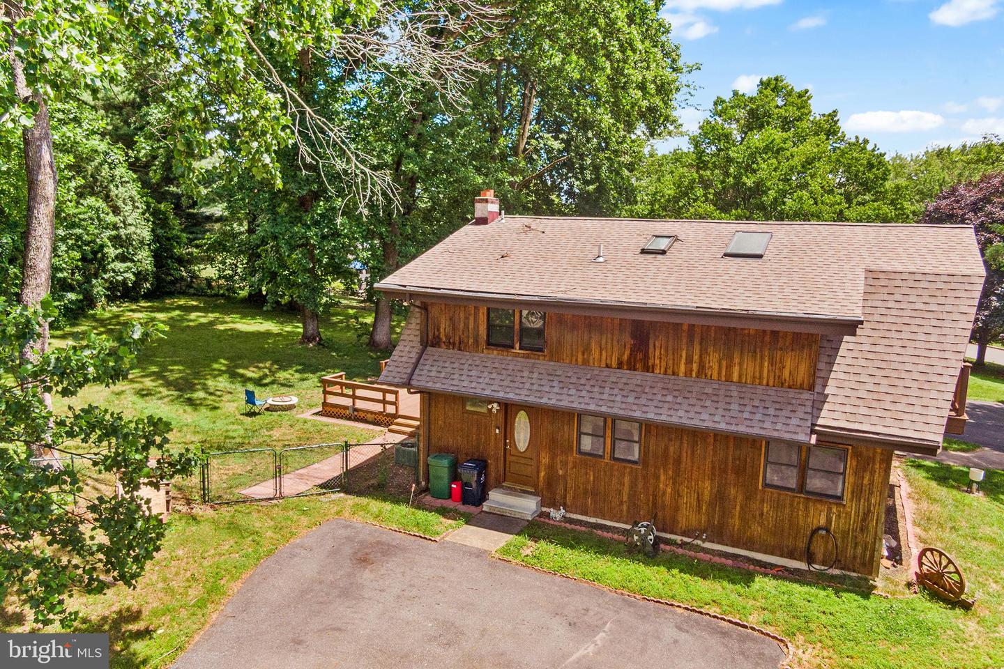 2 Fox Run Property Photo 49