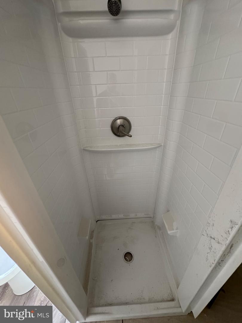 1012 W 8th St Property Photo 3