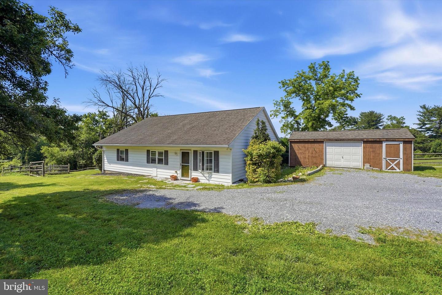 975 Palmers Mill (cottage) Rd Property Photo 1