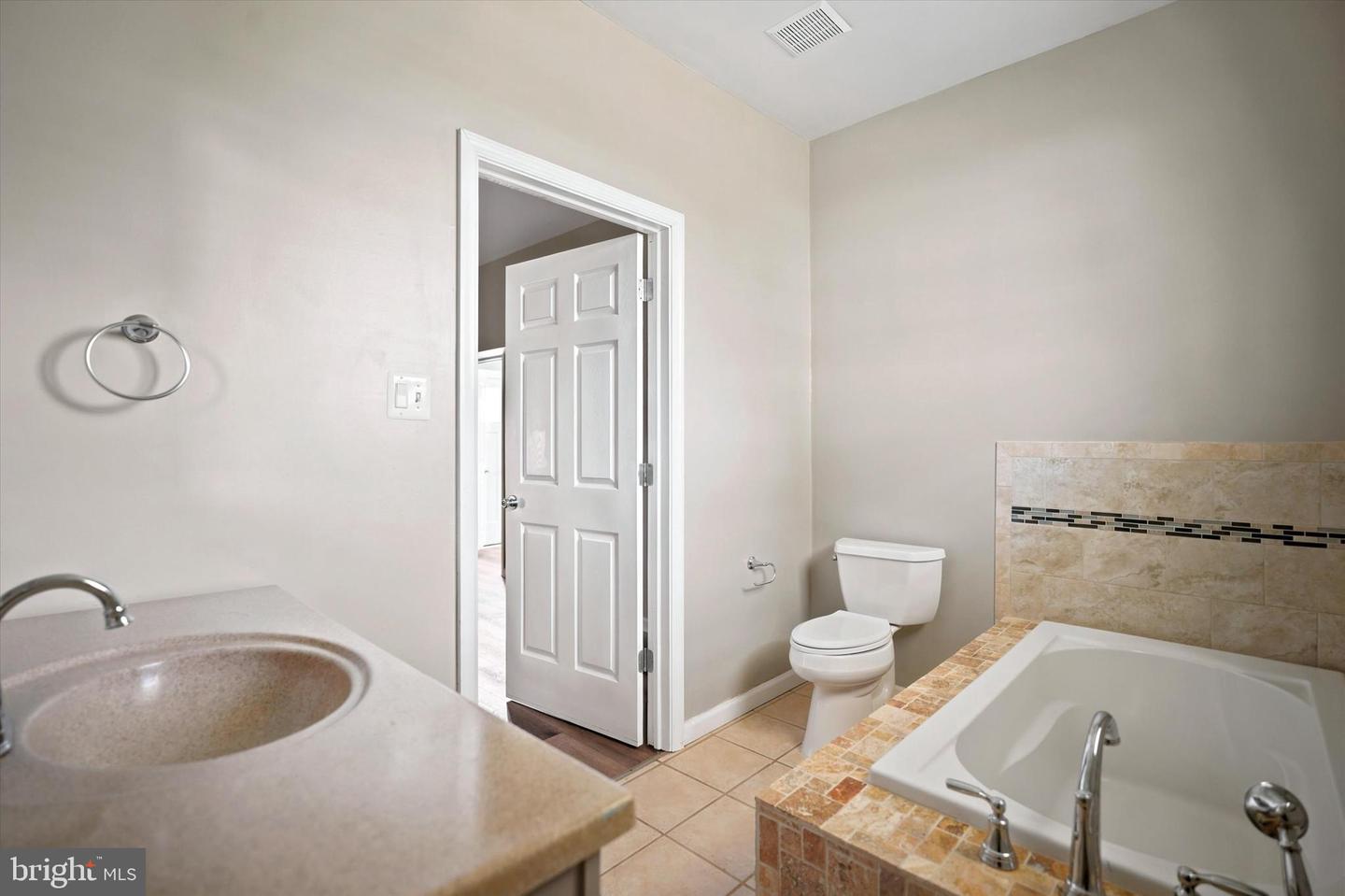 975 Palmers Mill (cottage) Rd Property Photo 4