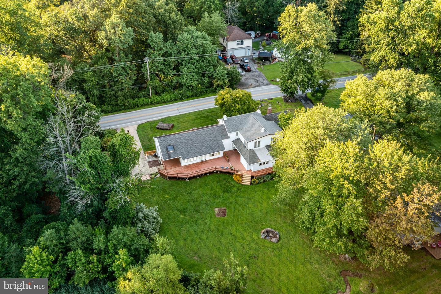 866 Shavertown Rd Property Photo 1