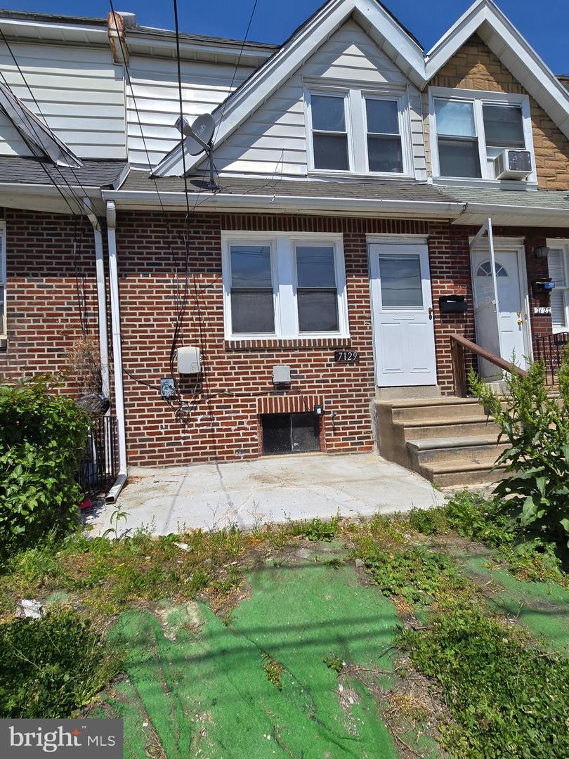 7129 SEAFORD RD Property Photo 1