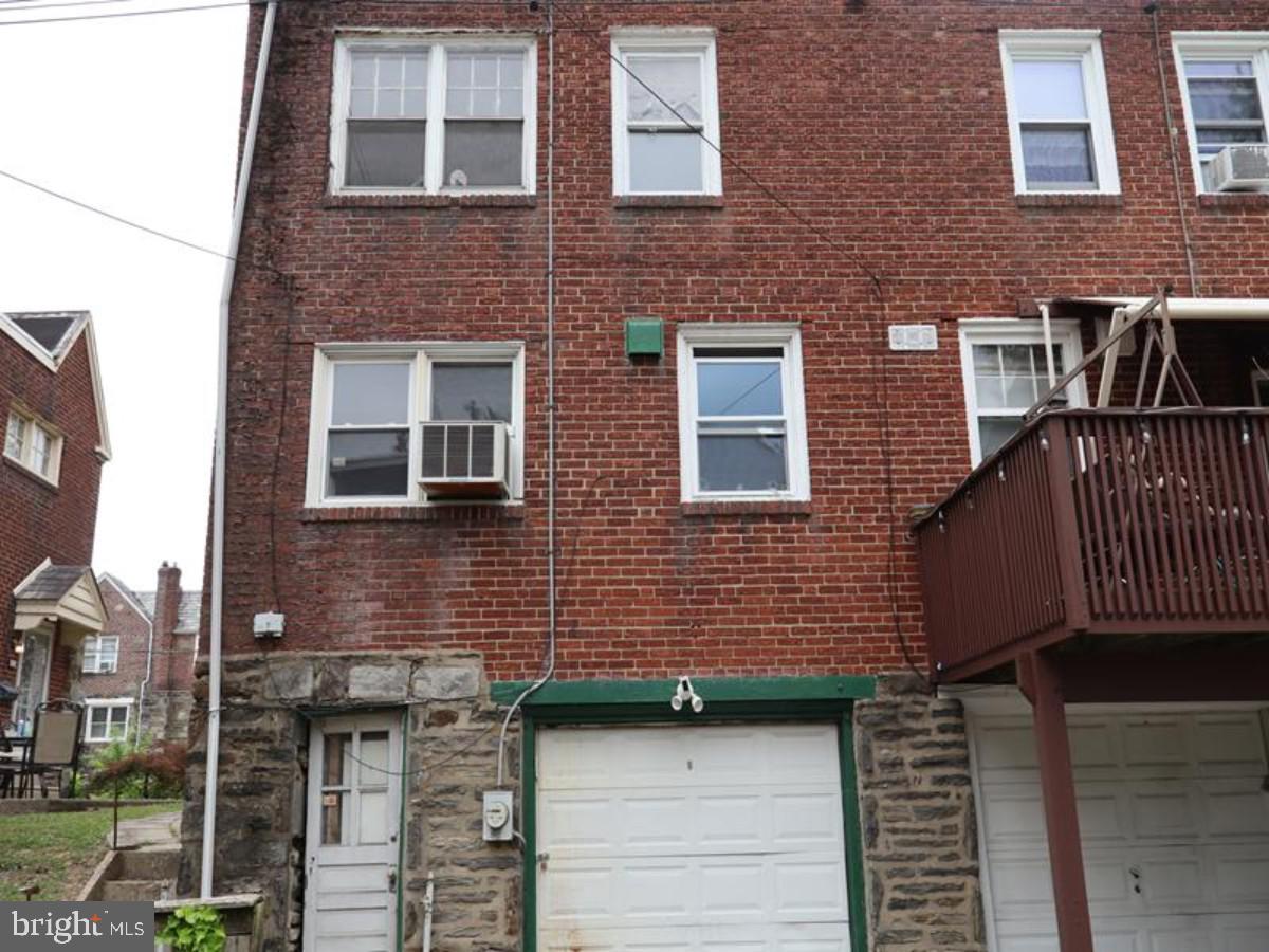 323 N Maple Ave Property Photo 4