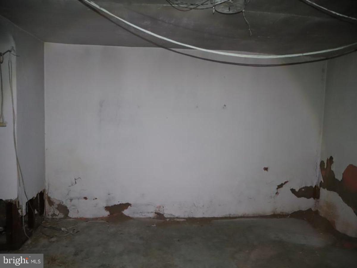 323 N Maple Ave Property Photo 6