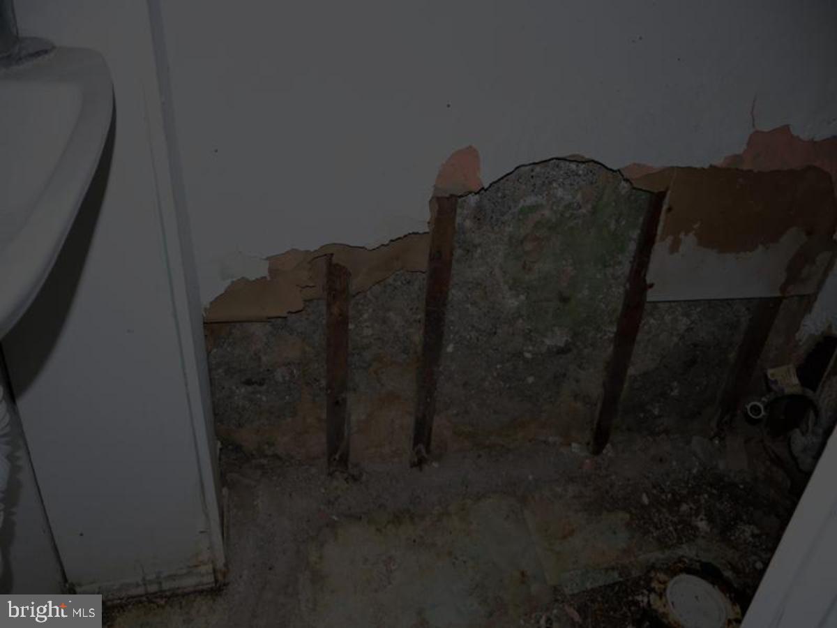 323 N Maple Ave Property Photo 10