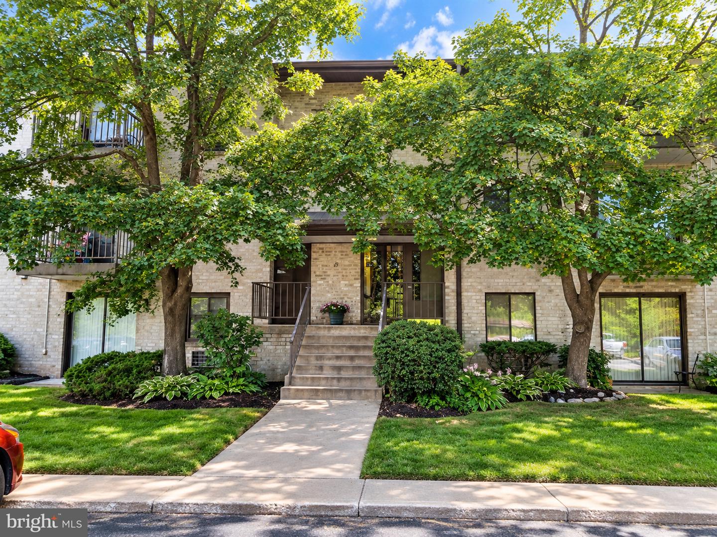 15 DOUGHERTY BLVD #R3 Property Photo 1
