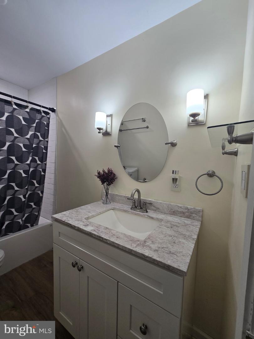 PADE2117940 Property Photo 2