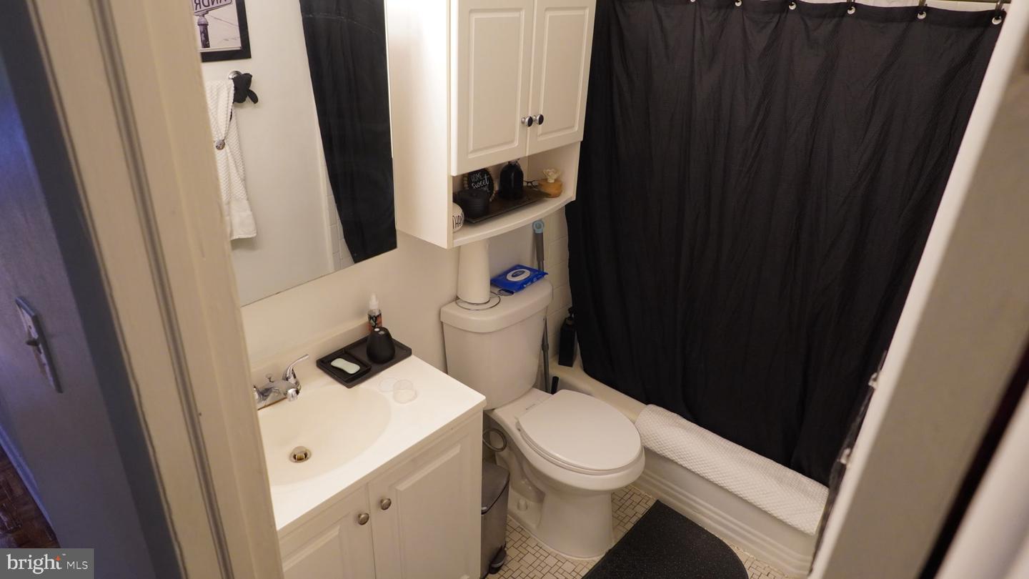 100 E Glenolden Ave #d-7 Property Photo 9
