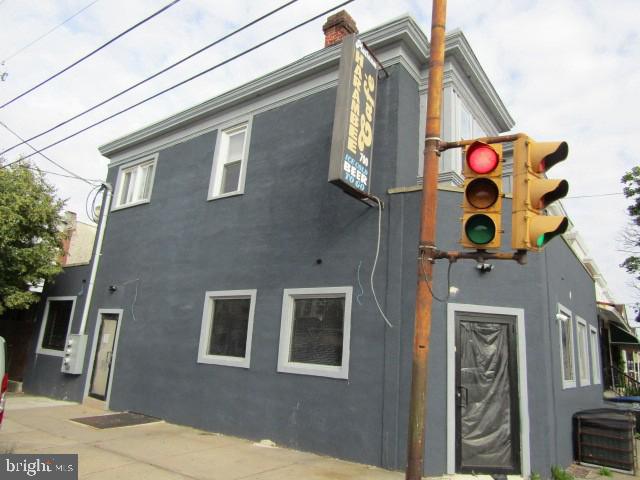 700 Lloyd St Property Photo 2