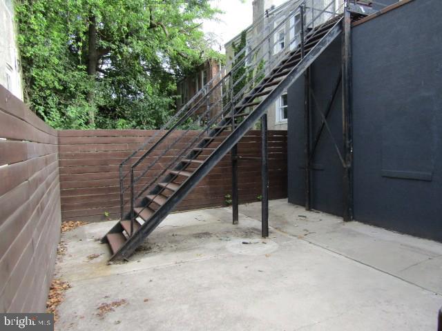 700 Lloyd St Property Photo 3