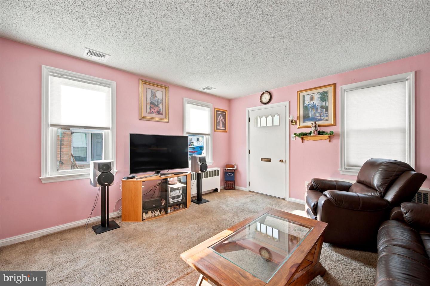 210 Walnut Rd Property Photo 4