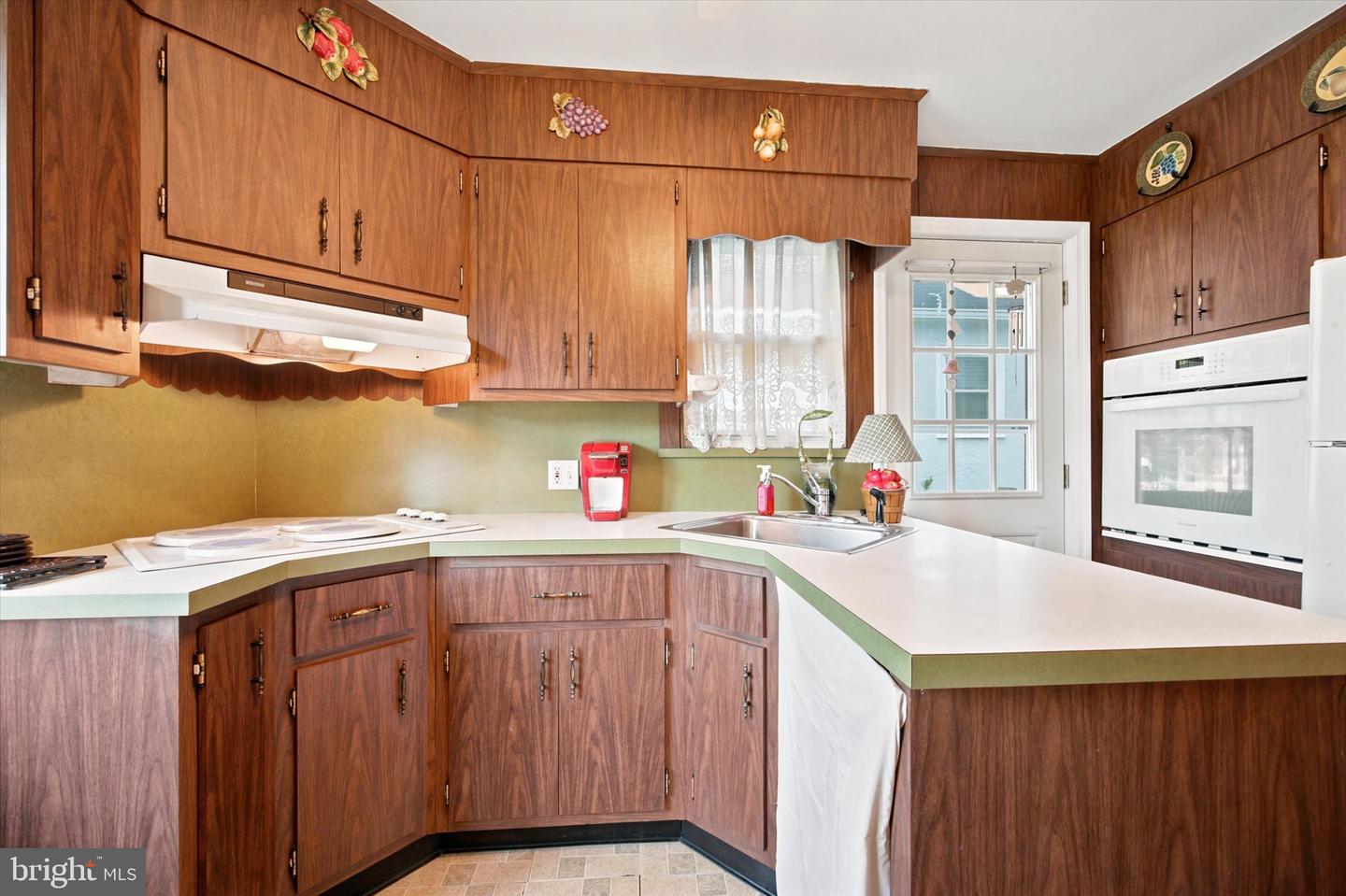 210 Walnut Rd Property Photo 10