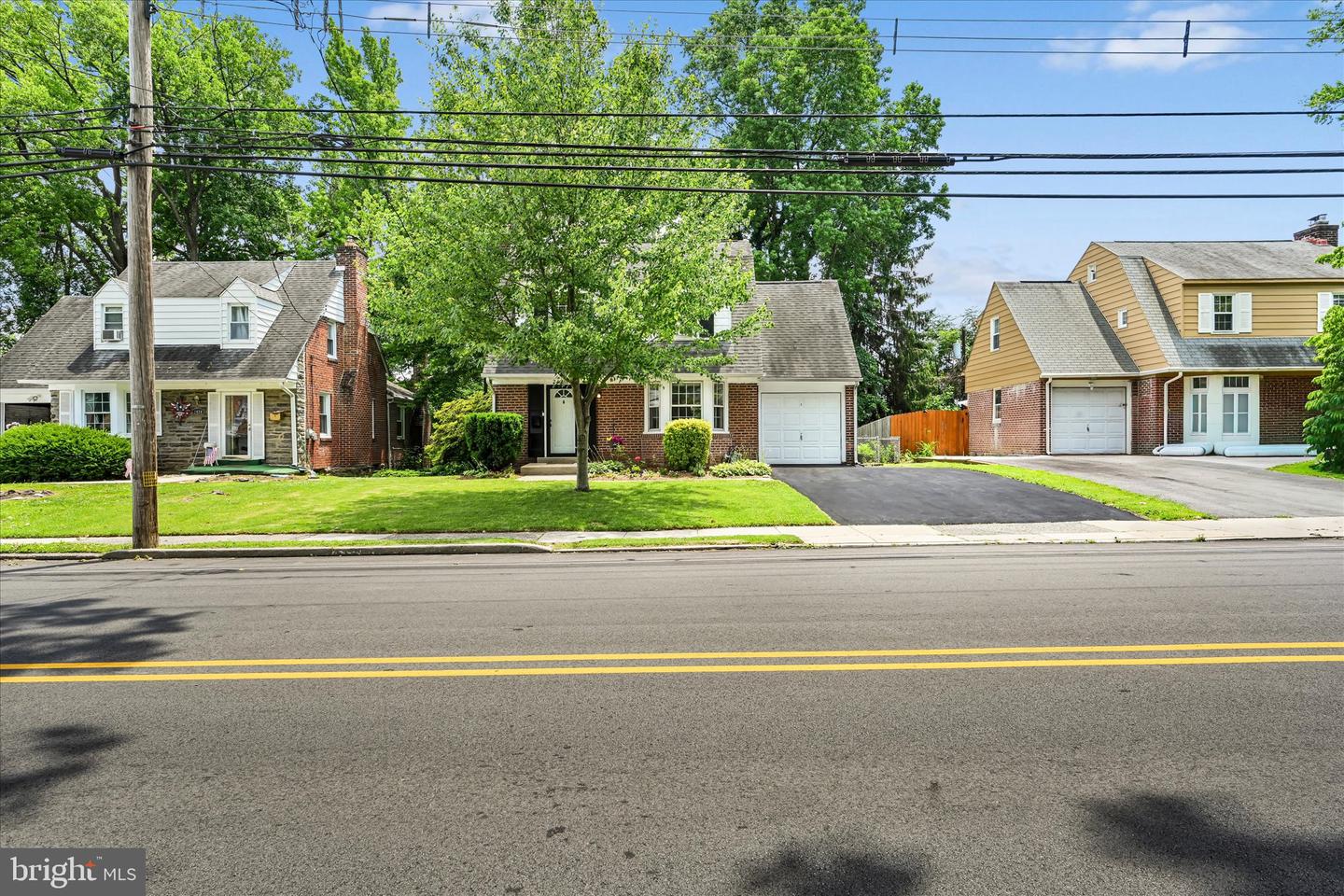 2420 Franklin Ave Property Photo 3