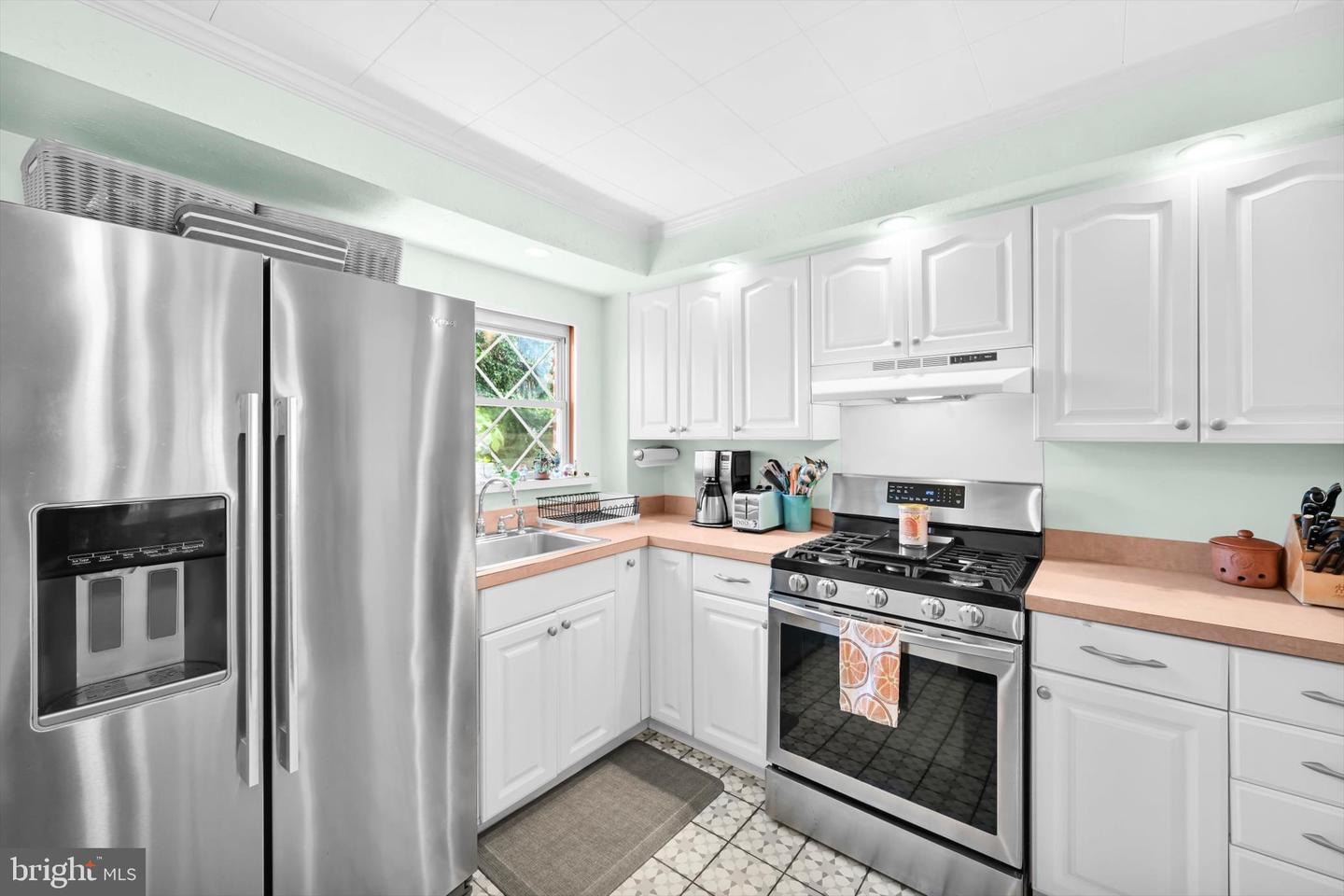 2420 Franklin Ave Property Photo 14