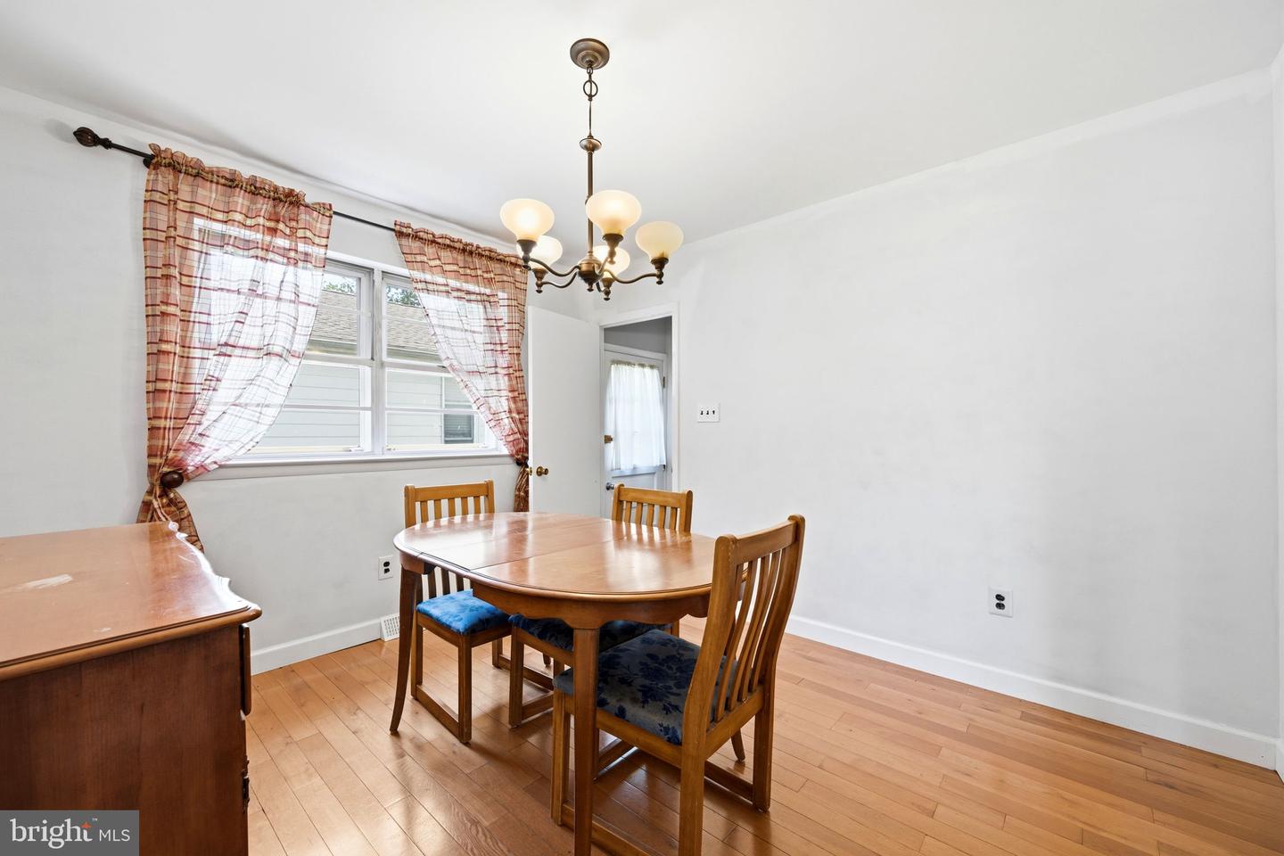 905 Amosland Rd Property Photo 11