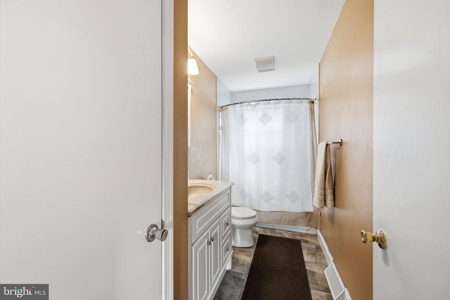 905 Amosland Rd Property Photo 31