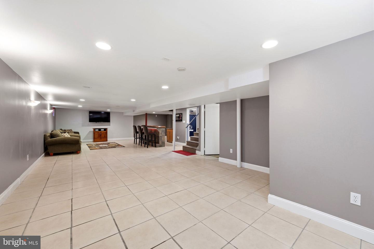 905 Amosland Rd Property Photo 32