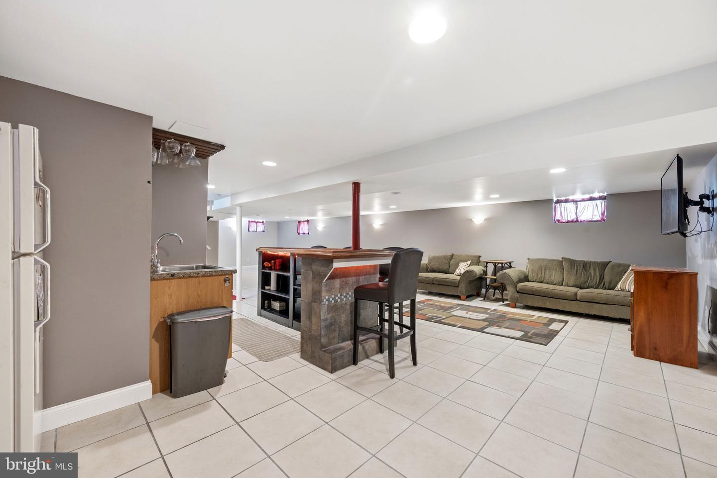 905 Amosland Rd Property Photo 36