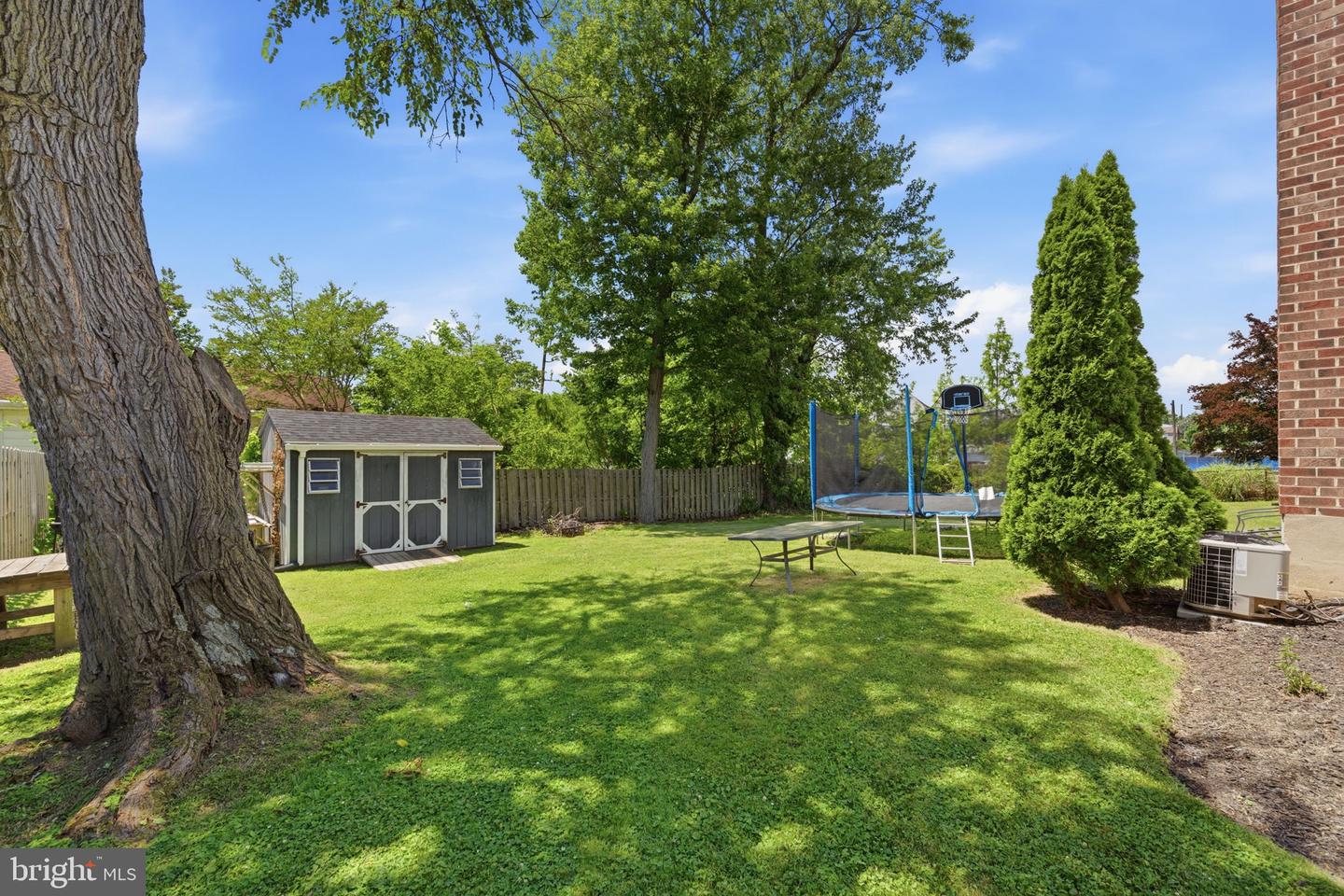 905 Amosland Rd Property Photo 40