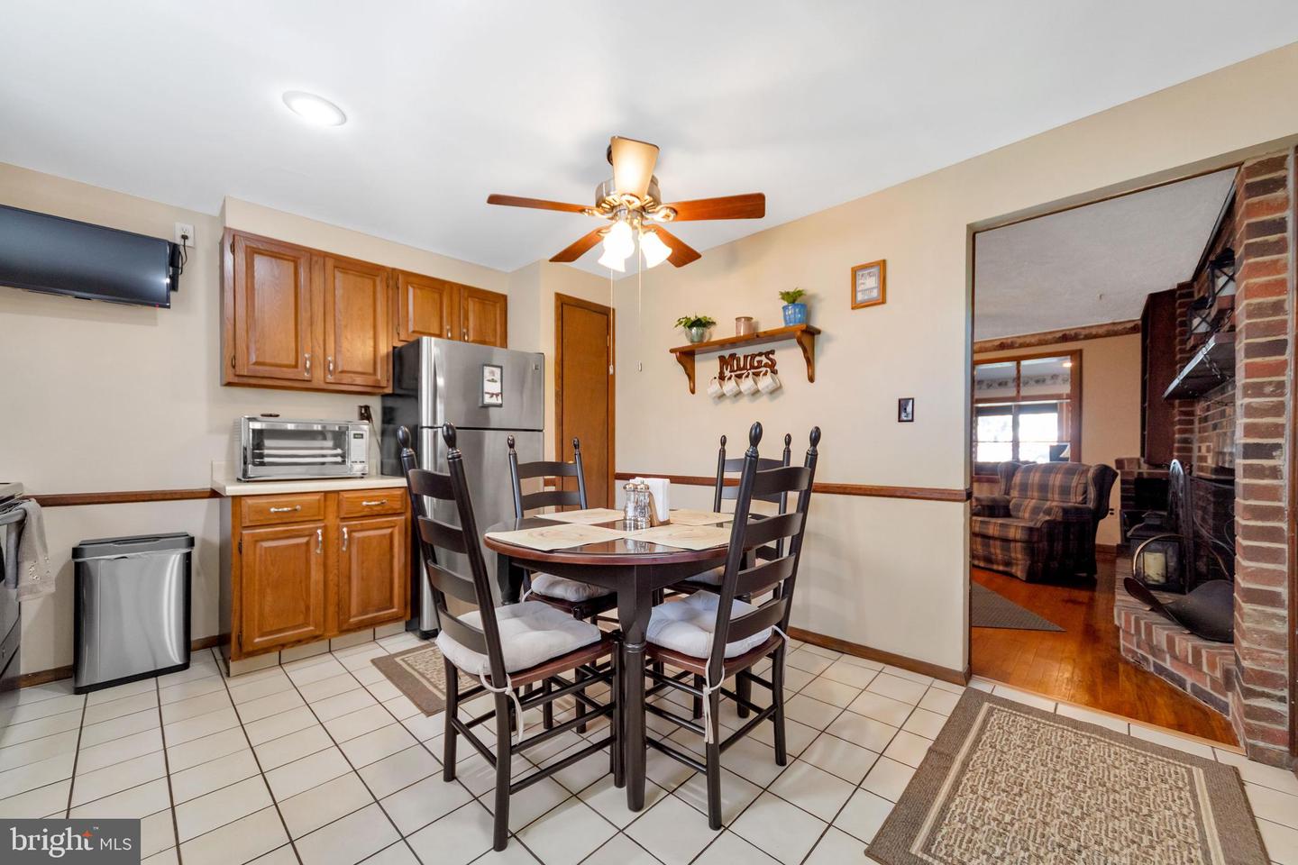 2181 Springhouse Ln Property Photo 11