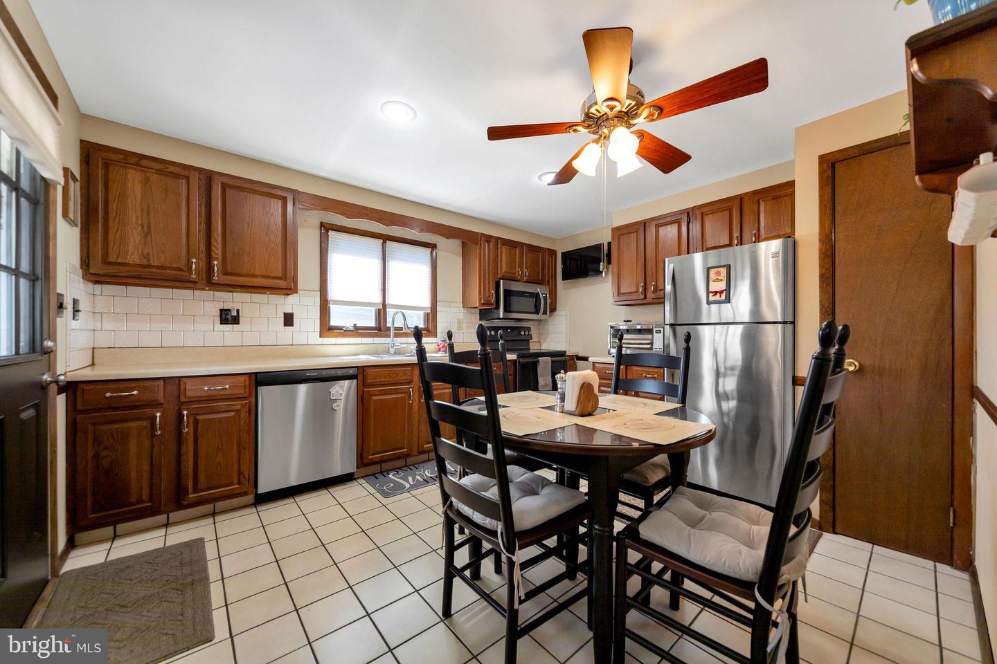 2181 Springhouse Ln Property Photo 12