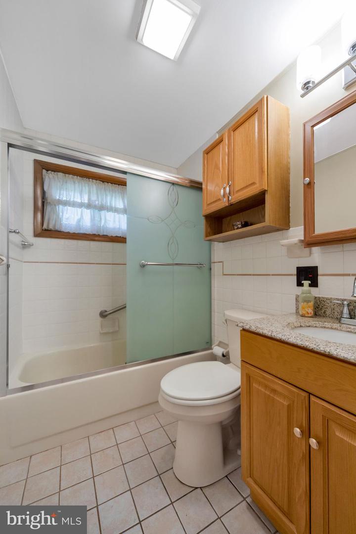 2181 Springhouse Ln Property Photo 15