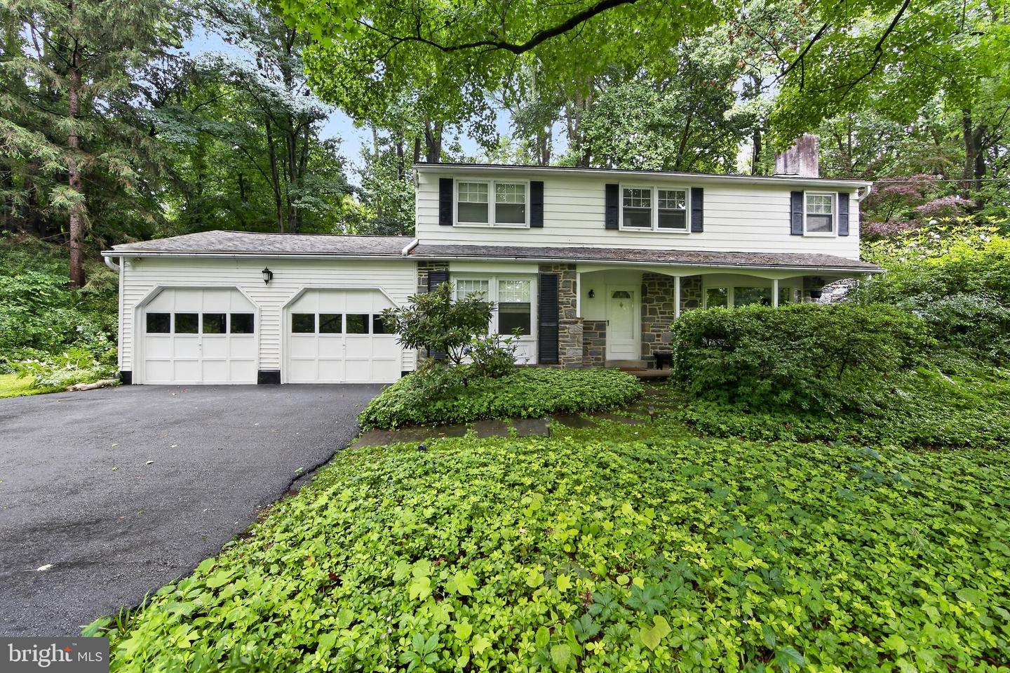 37 N Longpoint Ln Property Photo 1