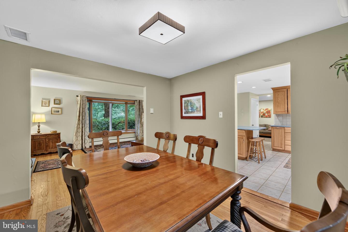 37 N Longpoint Ln Property Photo 6
