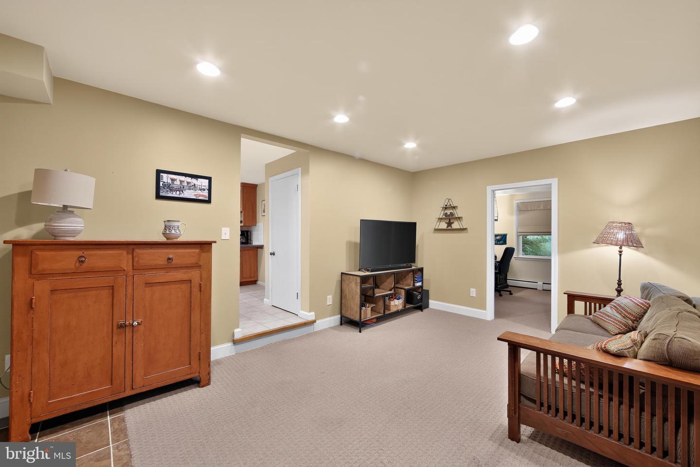 37 N Longpoint Ln Property Photo 14