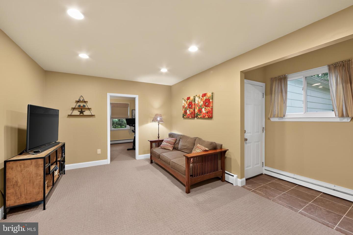 37 N Longpoint Ln Property Photo 16