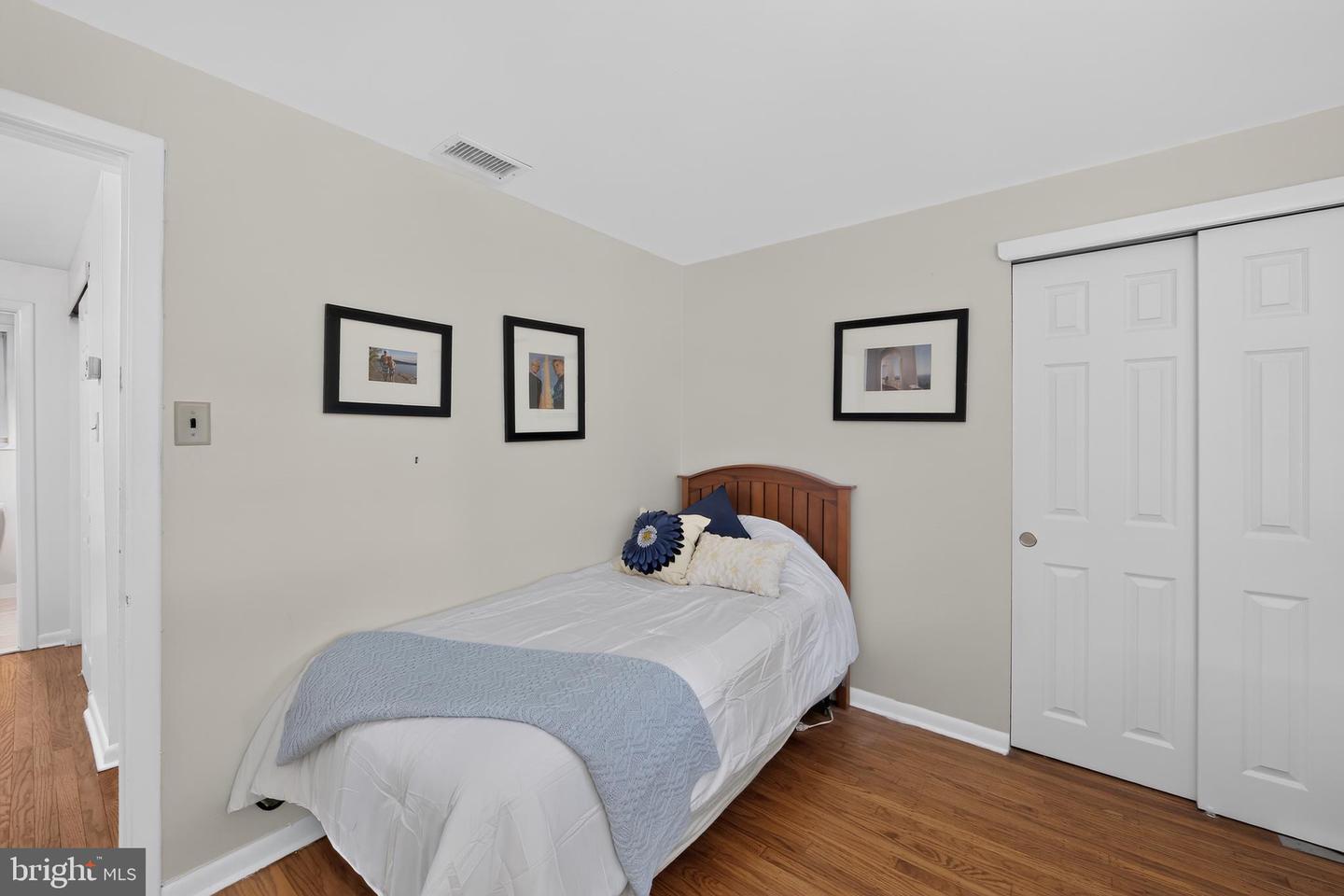 37 N Longpoint Ln Property Photo 22