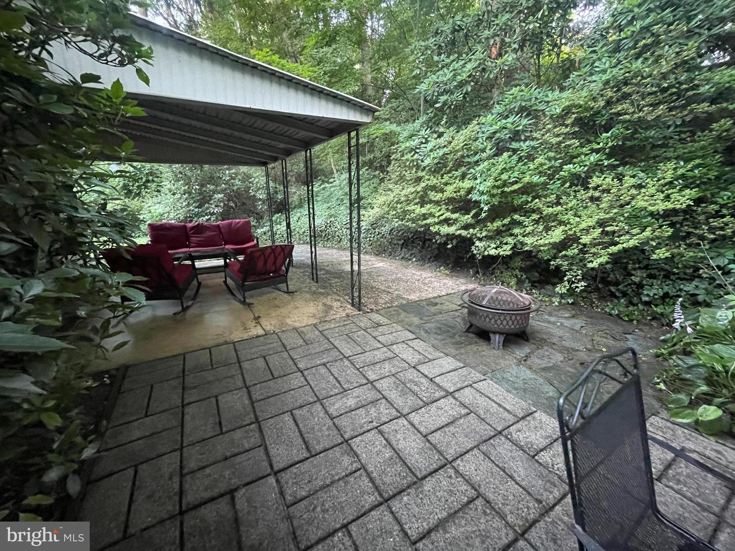37 N Longpoint Ln Property Photo 30