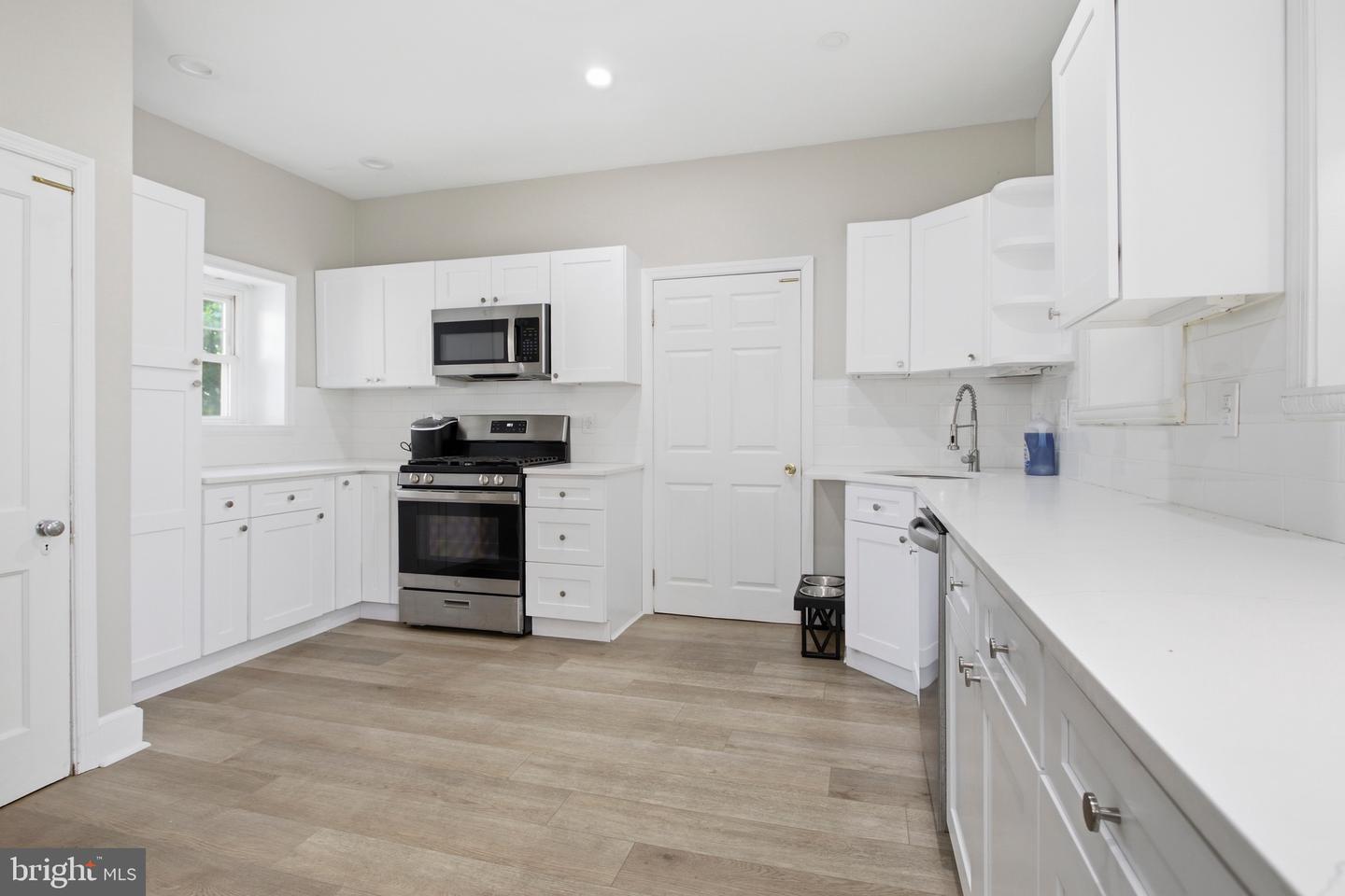 678 Ferne Blvd Property Photo 17