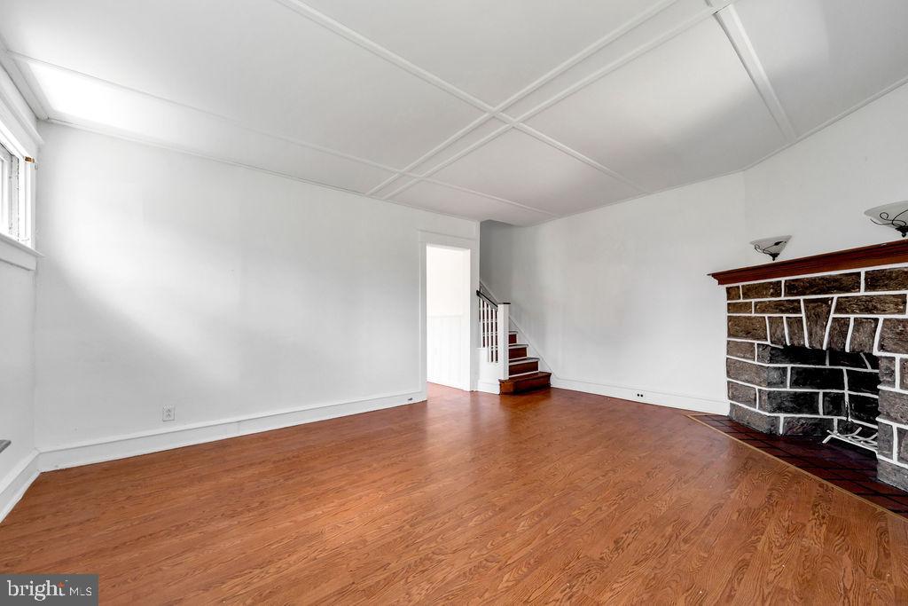 234 Windsor Ave Property Photo 4