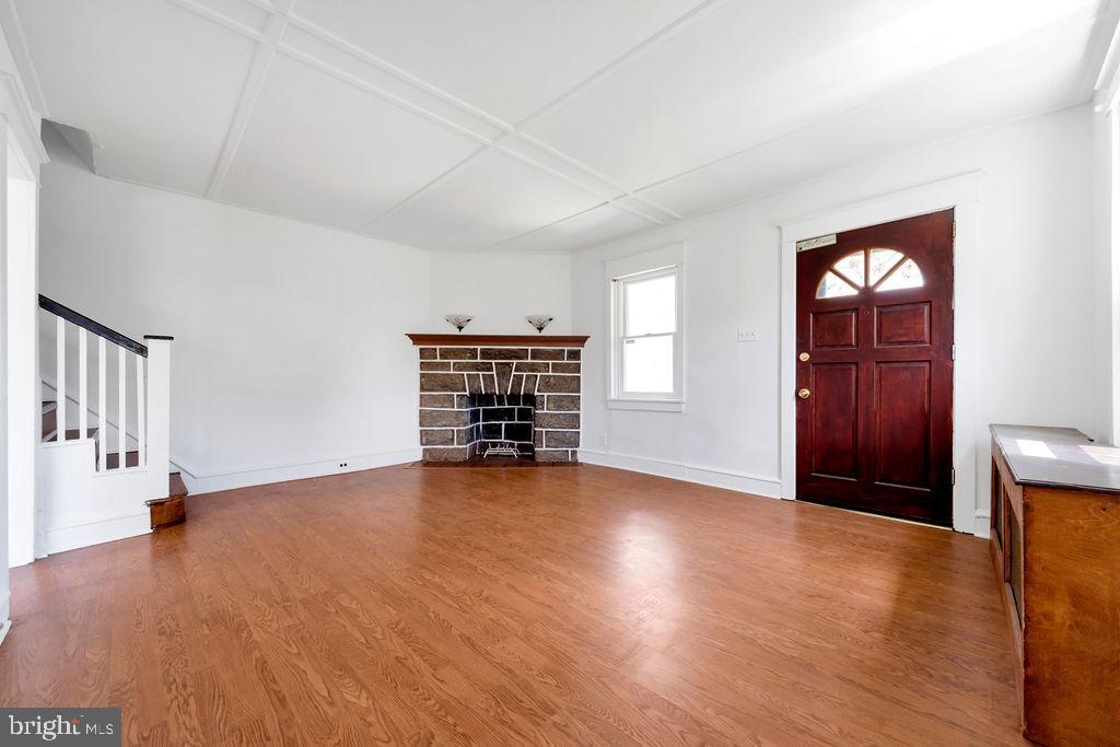234 Windsor Ave Property Photo 6