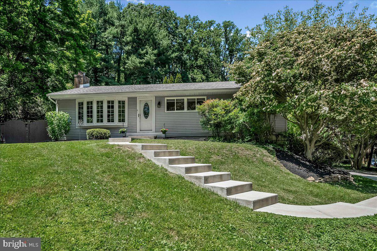 207 WALTER DR