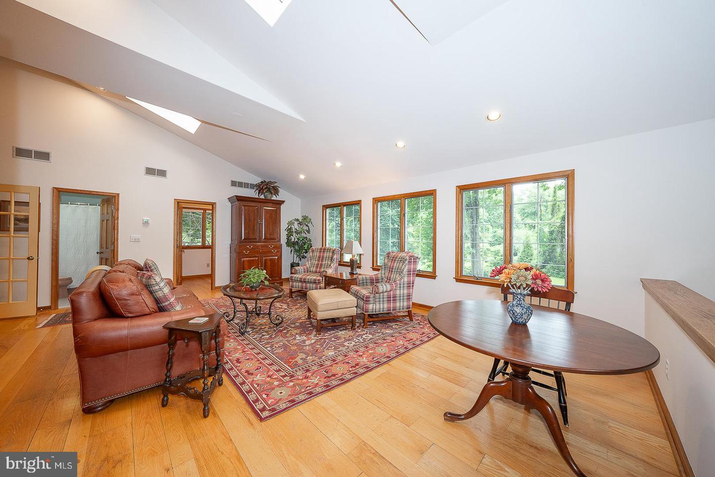 525 W Beechtree Ln Property Photo 16