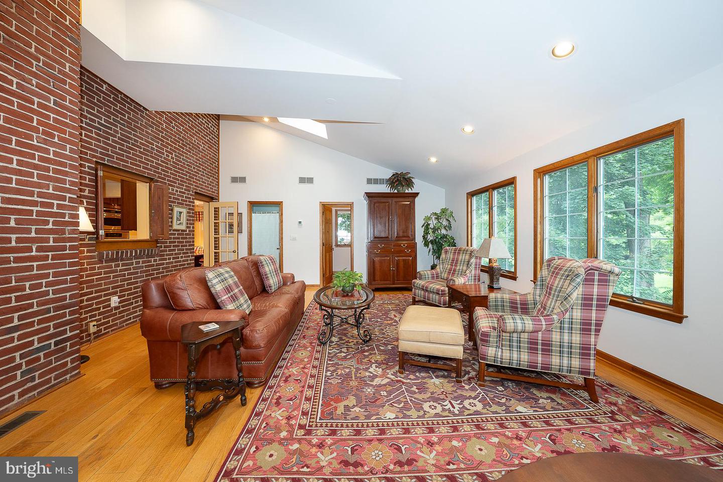 525 W Beechtree Ln Property Photo 17