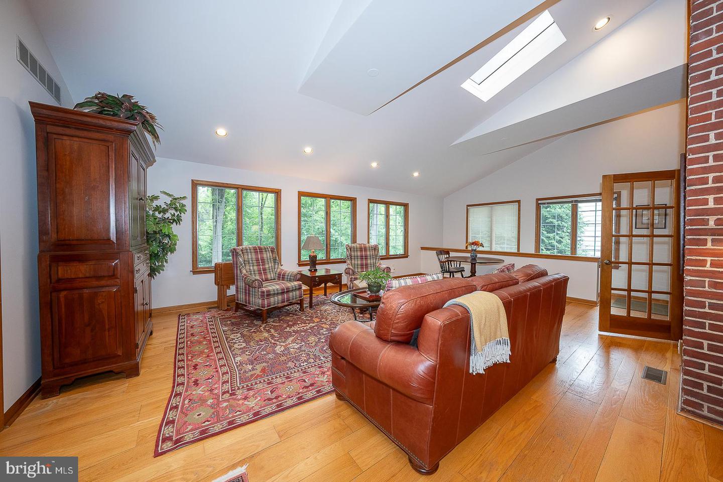 525 W Beechtree Ln Property Photo 18