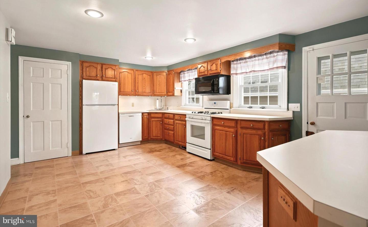 2434 Merwood Ln Property Photo 10