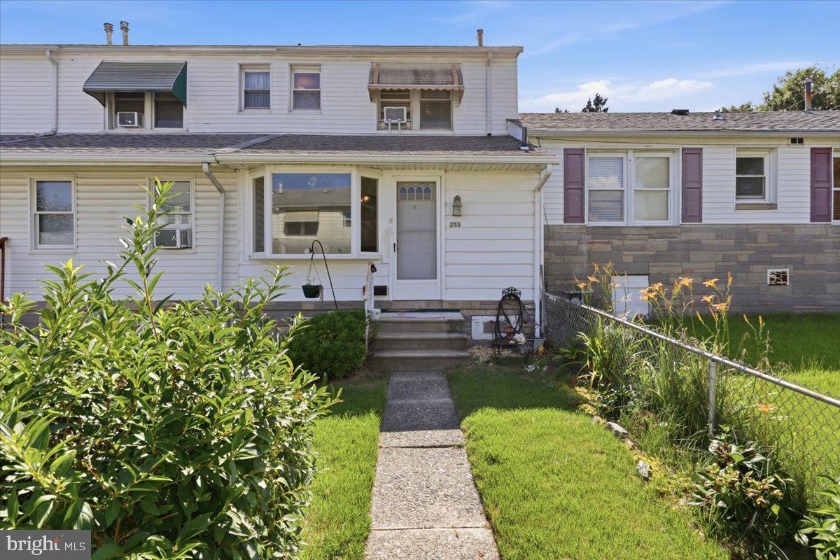 355 Hibbs Ave Property Photo 2