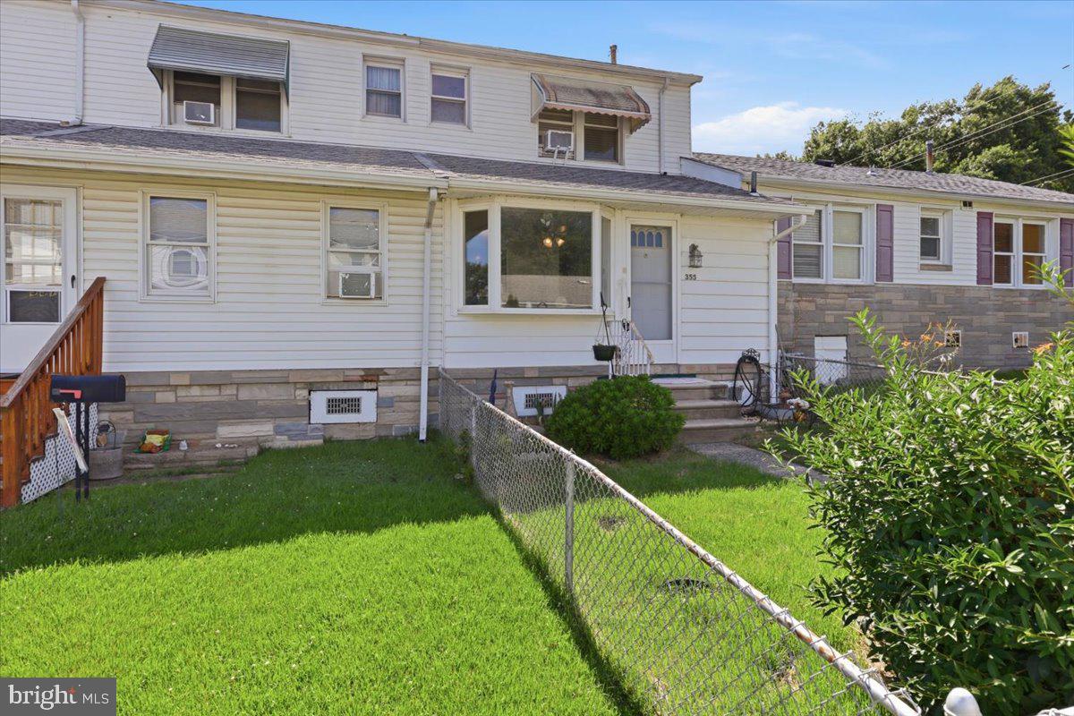 355 Hibbs Ave Property Photo 3