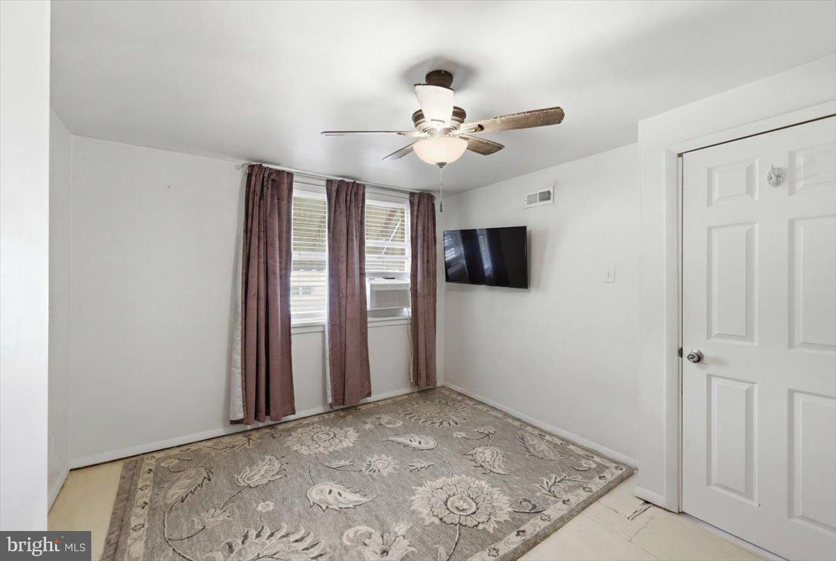 355 Hibbs Ave Property Photo 16