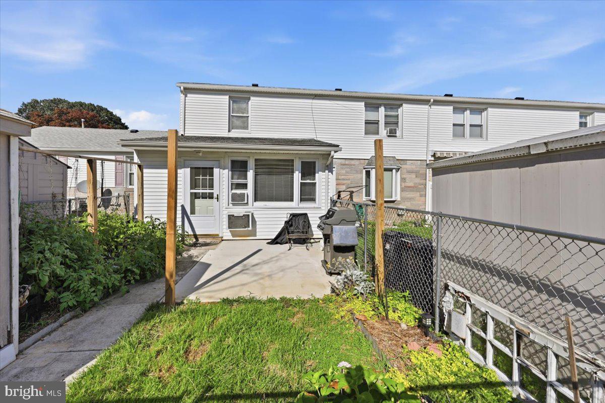 355 Hibbs Ave Property Photo 18