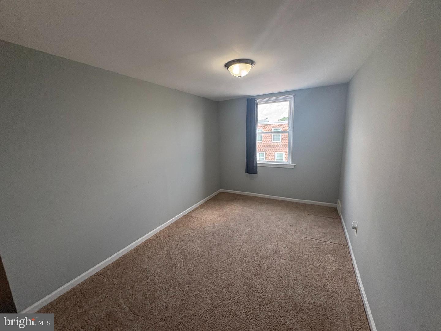 263 W Wyncliffe Ave Property Photo 16