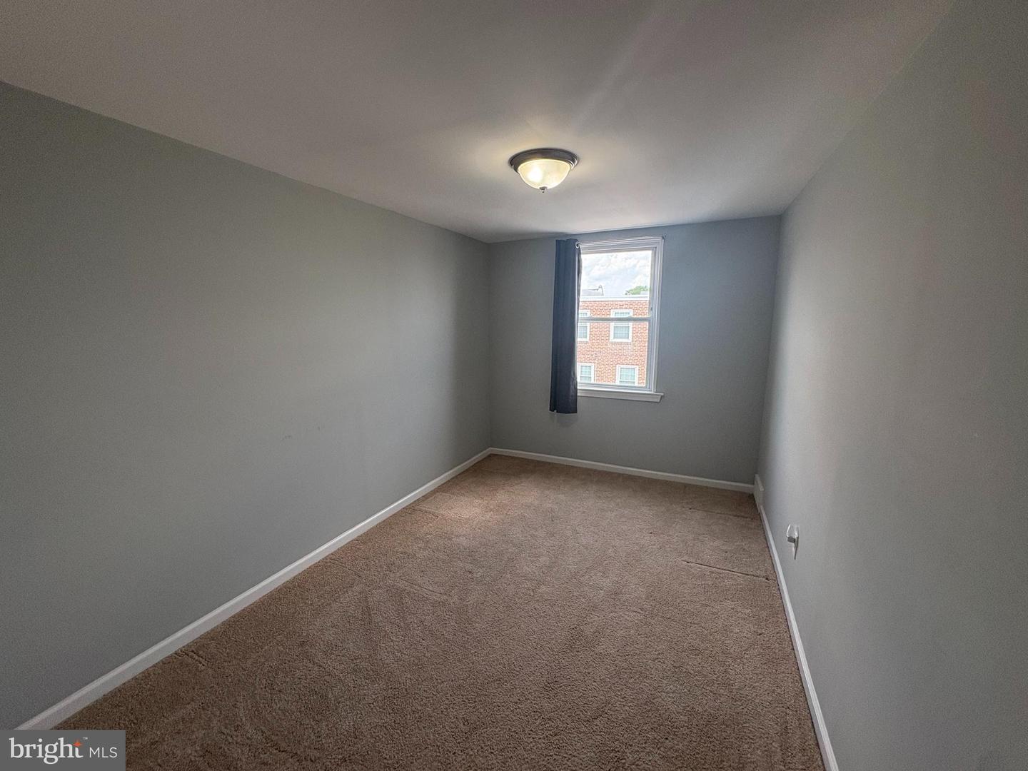 263 W Wyncliffe Ave Property Photo 17