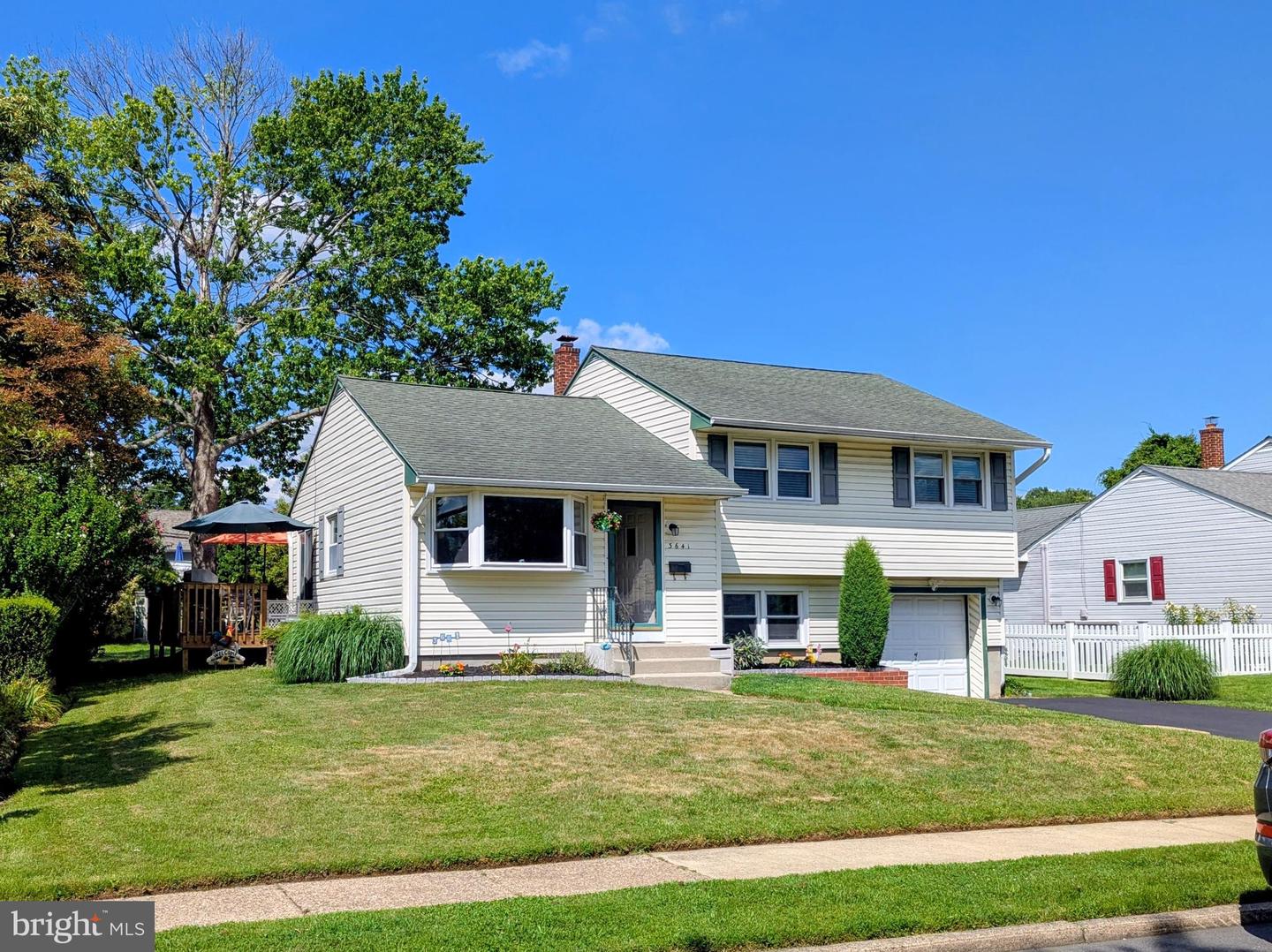 3641 Deepwater Ln Property Photo 1
