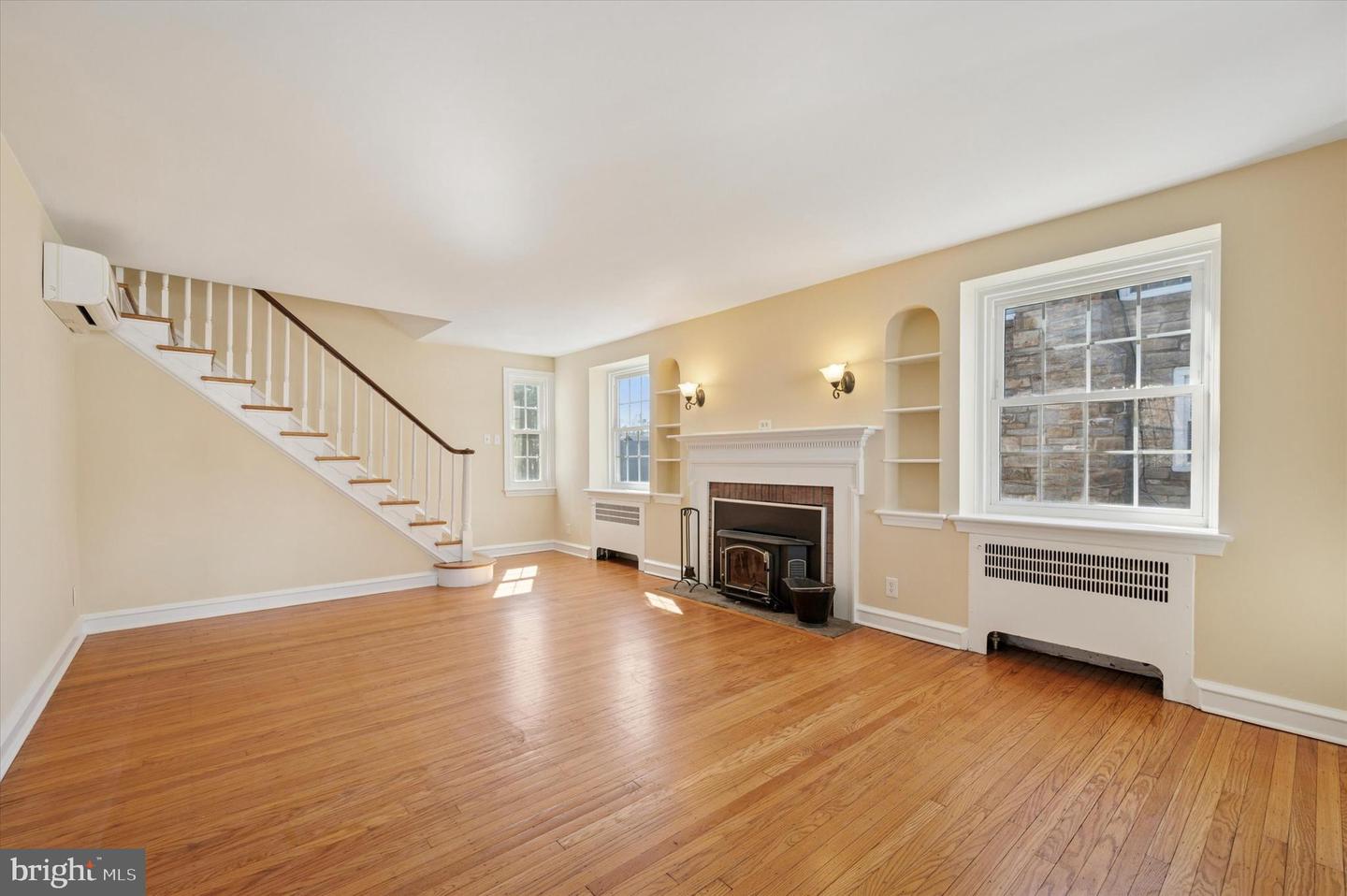 1156 Garfield Ave Property Photo 2