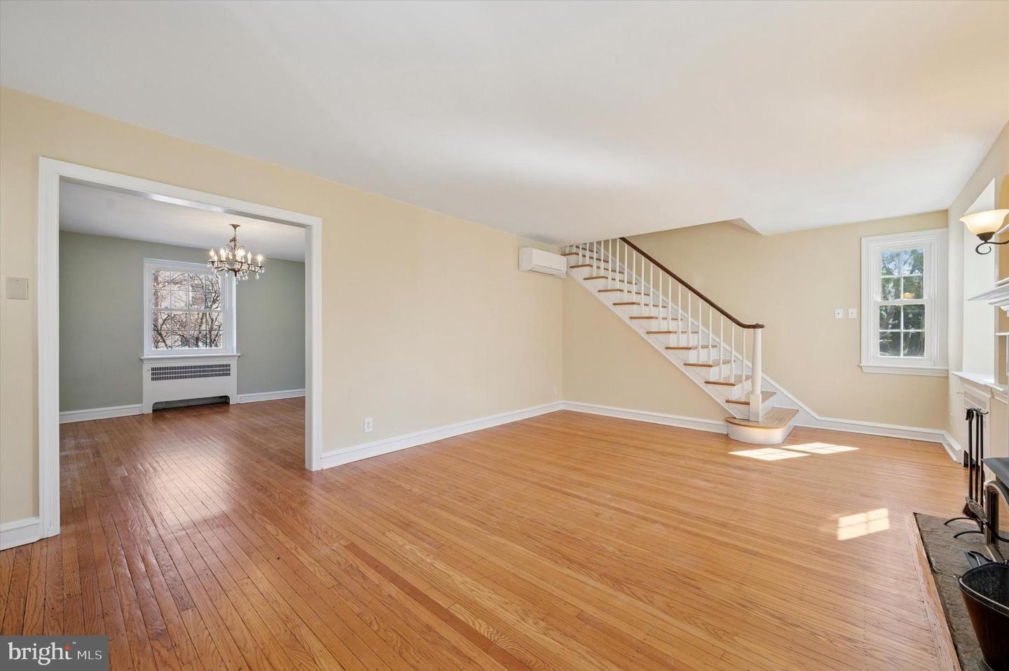 1156 Garfield Ave Property Photo 3